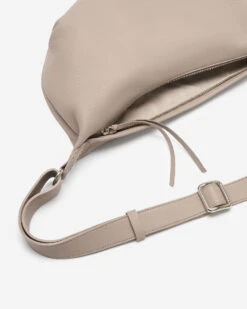 Crescent Bag Cloud 12 Crescent Bag Cloud -Roots Shop 56010908 V20 e