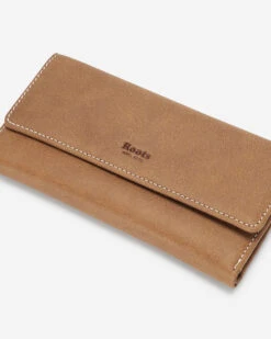 Medium Trifold Clutch Tribe 10 Medium Trifold Clutch Tribe -Roots Shop 56060056 Y21 d