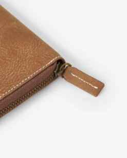 Passport Wallet Tribe 10 Passport Wallet Tribe -Roots Shop 56060137 Y21 d